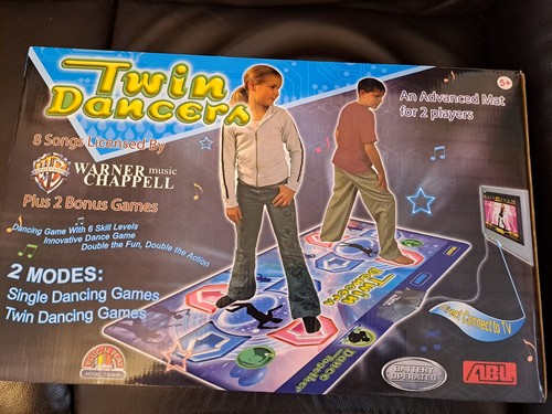 Twin dancers plug play dance - plug,